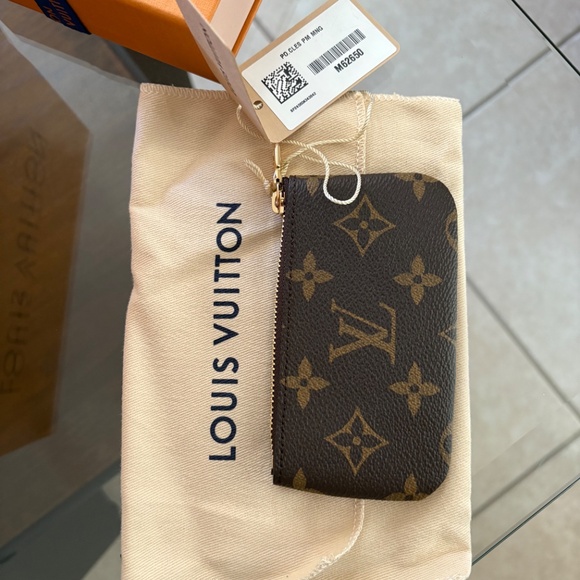 Authentic Louis Vuitton Key Pouch - Picture 2 of 4